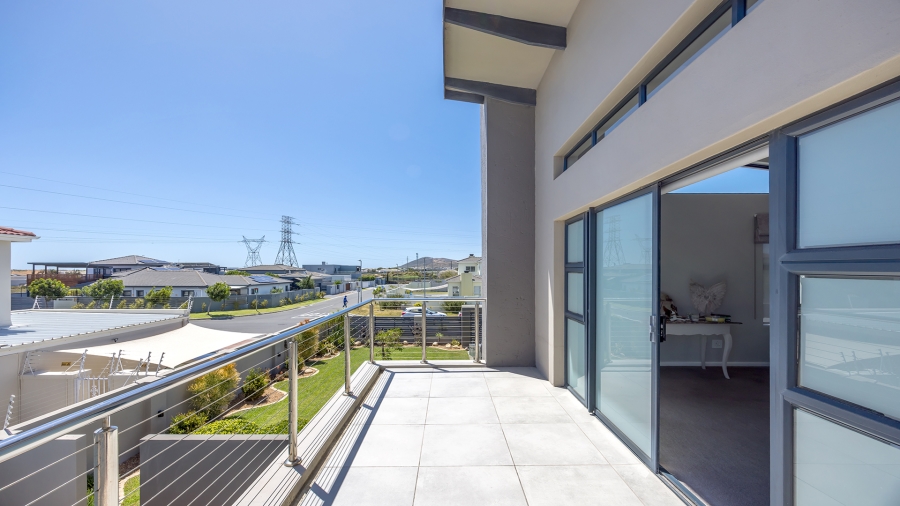 4 Bedroom Property for Sale in Parklands North Western Cape